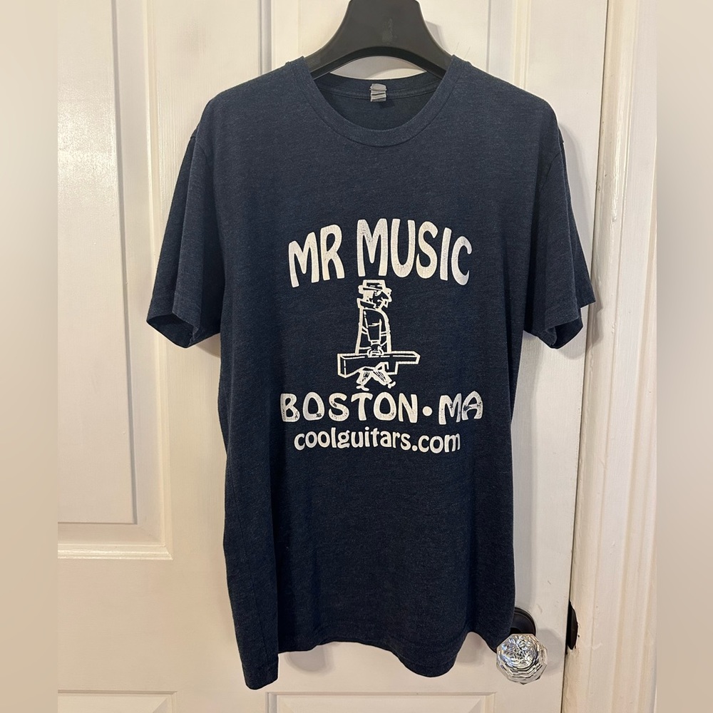 Rare Vintage Mr. Music Boston Guitar Store T Shirt